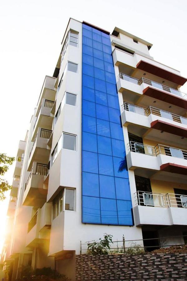 Hotel Park Riviera Guwahati Exterior photo